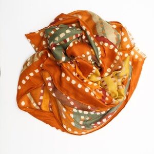 NWT  beautiful scarf